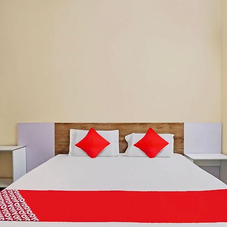 Hotel O 81617 The Pacific Hotel Газиабад Экстерьер фото